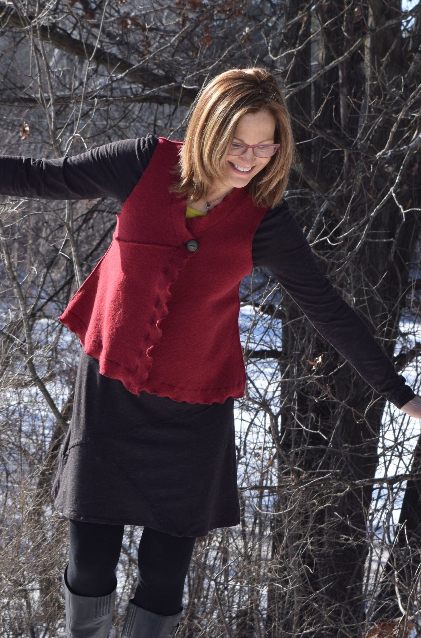 VE011 Red Vest